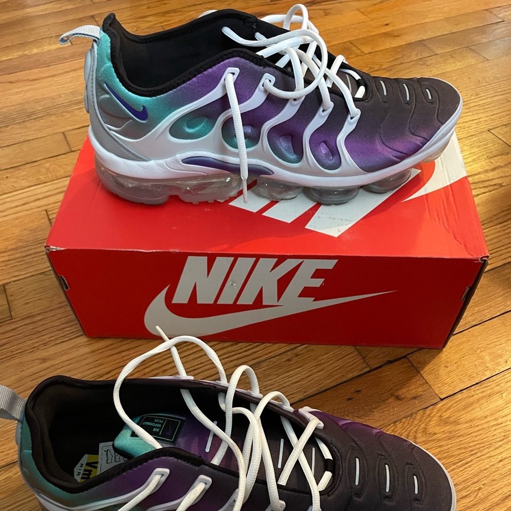 Vapor max plus Grape size 14